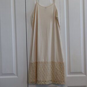 Eikosi Cream Spaghetti Strap Lace Trimmed Slip Size 2XL